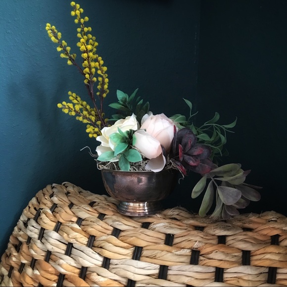 Luxury Faux Floral Display - Picture 6 of 7